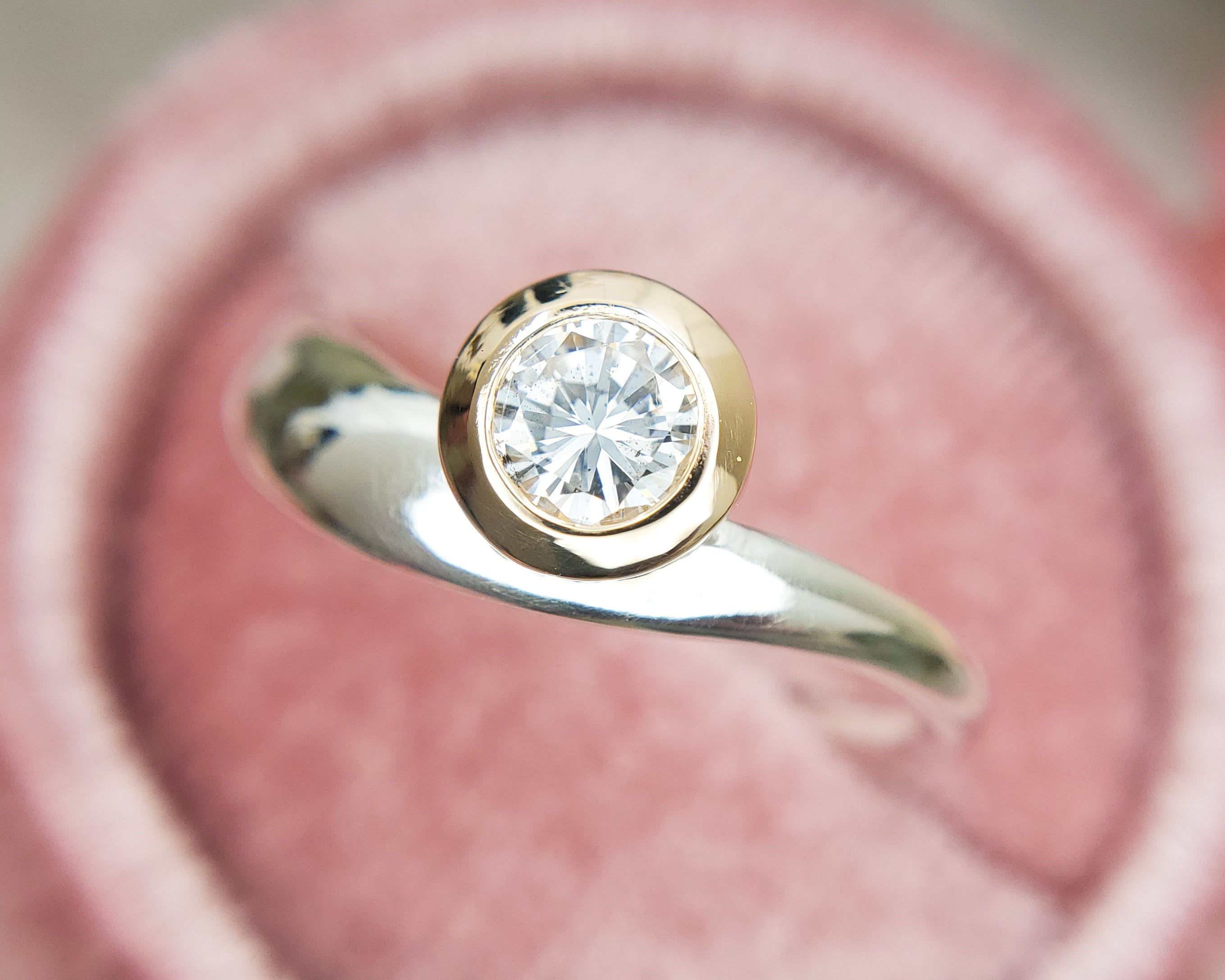 Heirloom Diamond: Wave Ring Design